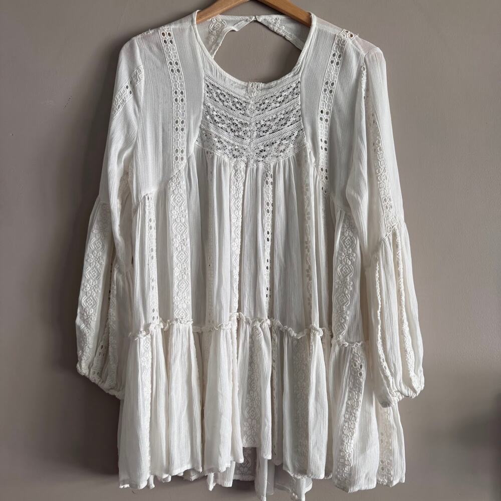 Free People Kiss Kiss Ivory Tunic Embroidered Floral Flowy Boho Top Blouse Small